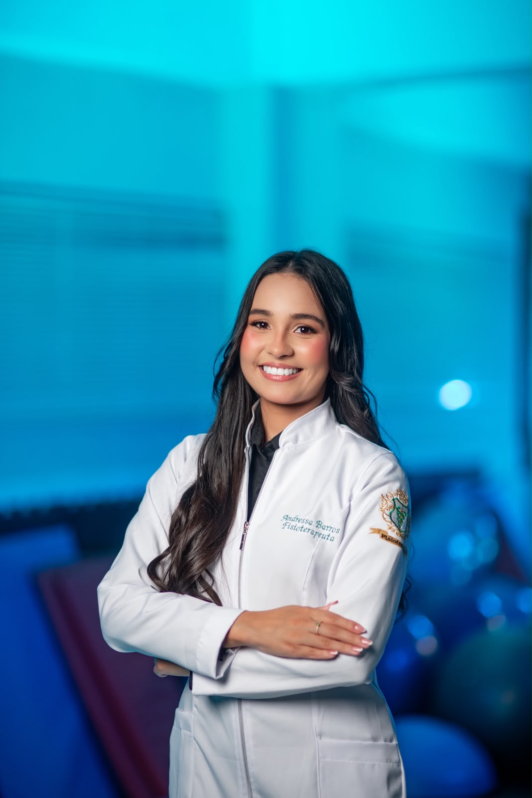 Andressa Barros, fisioterapeuta especializada em atendimento domiciliar para idosos em Fortaleza